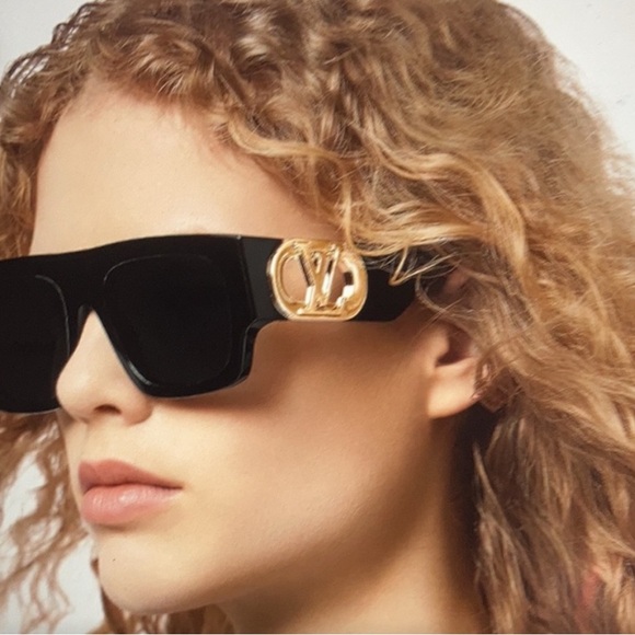 Louis Vuitton link square sunglasses. - Picture 2 of 10